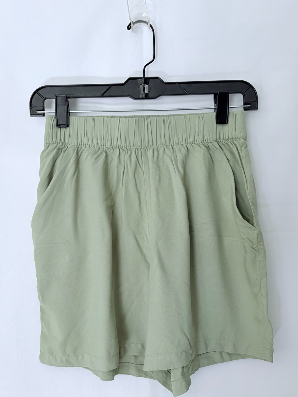 H&M Light Sage Green Elastic Waist Active Shorts